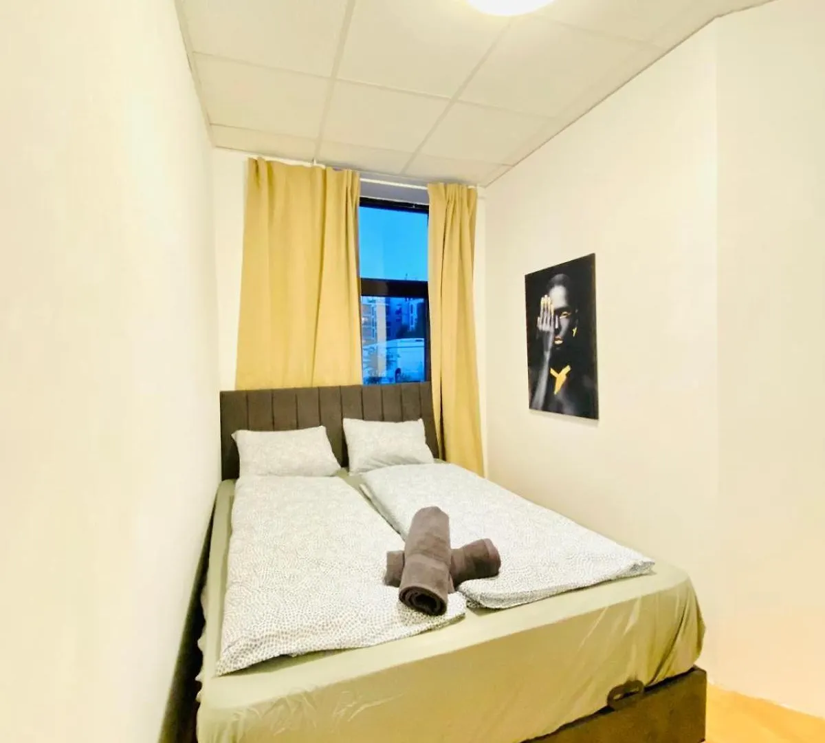 Sweet 3-Bedroom Shared Apartment In A Quiet Neighborhood Vienna 0*,  Austria