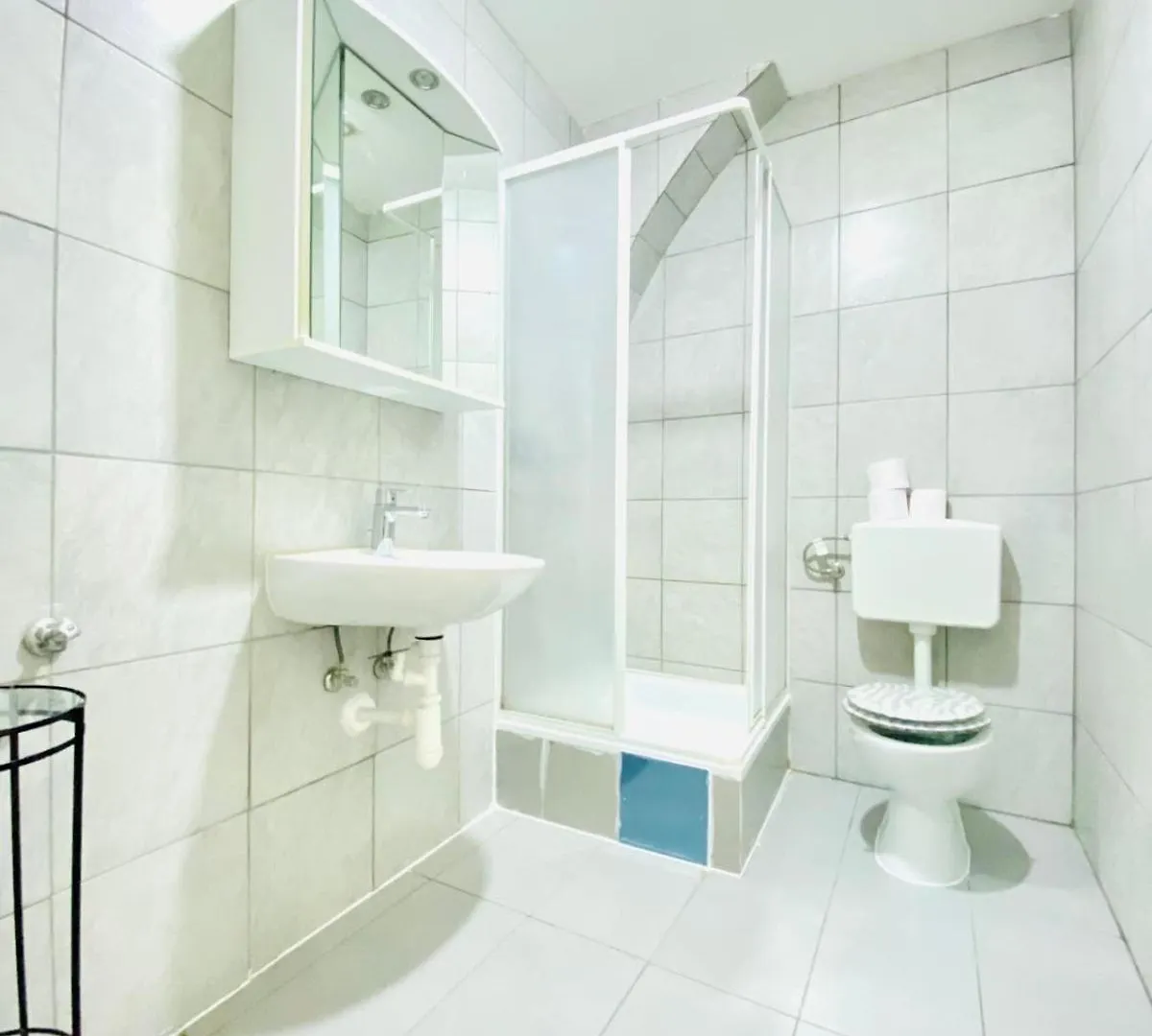 Sweet 3-Bedroom Shared Apartment In A Quiet Neighborhood Vienna 0*,  Austria